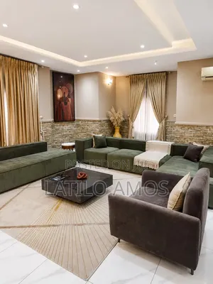3-Bedroom, 2.5-Bathroom Home (2 Ensuite) With Two Living Rooms