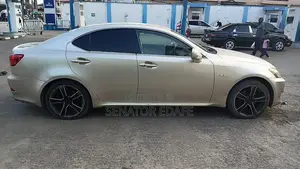 Lexus IS 2008 Gold