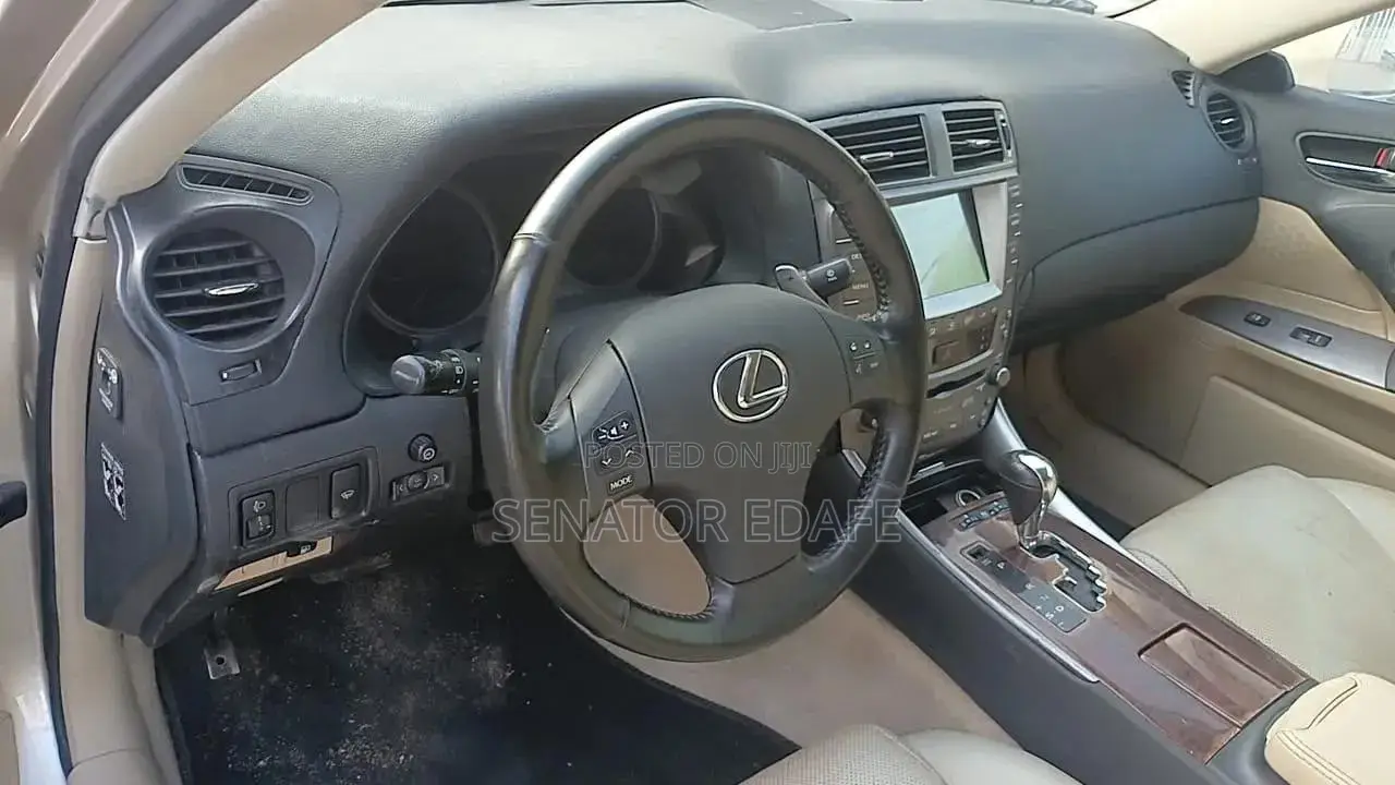 Lexus IS 2008 Gold