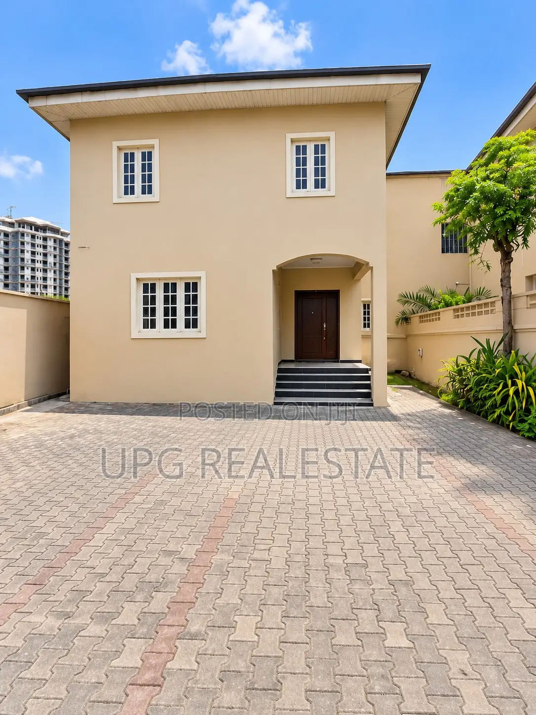 Semi-Detached Duplex for Commercial Use