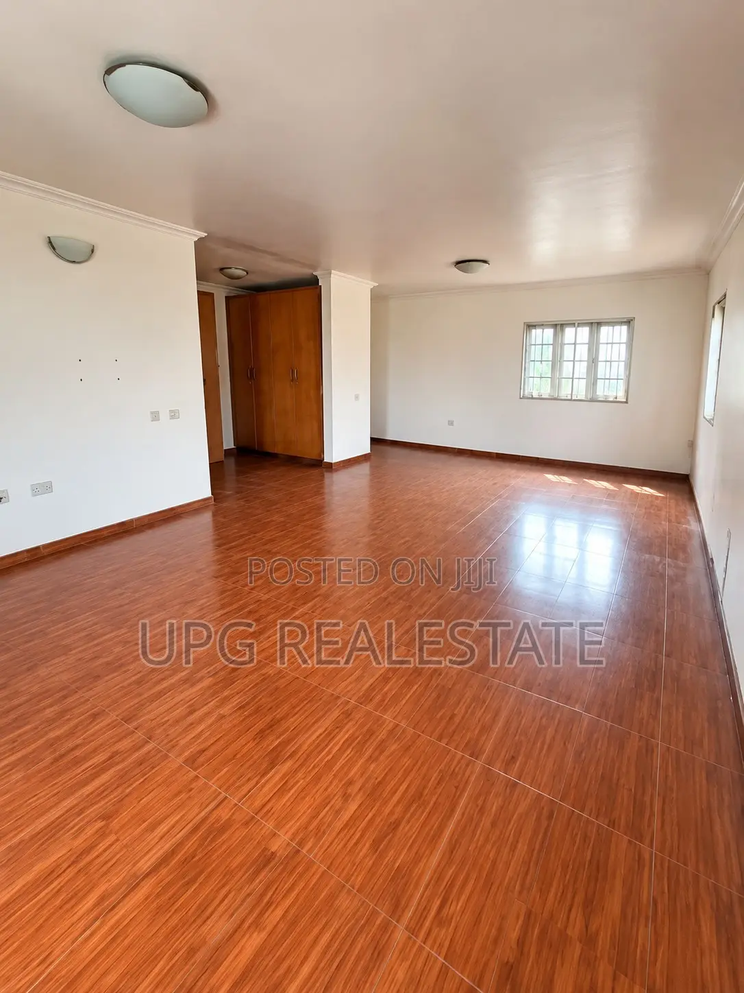 Semi-Detached Duplex for Commercial Use