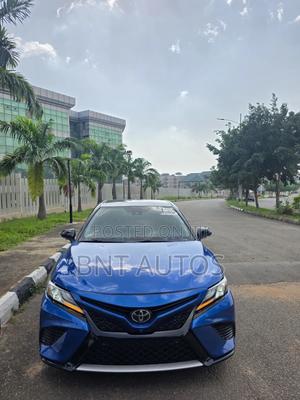 Toyota Camry XSE V6 (3.5L V6 8A) 2019 Blue
