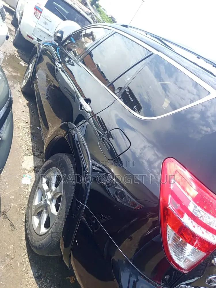 Toyota RAV4 2010 Black