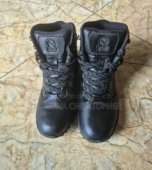 Strong Black Gelert Boots - Stylish and Multi Purpose