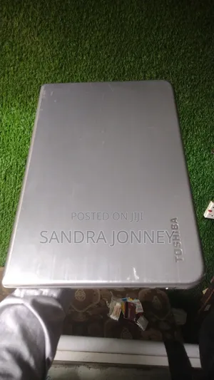 Laptop Toshiba Satellite E55D 8GB Intel Core i5 HDD 500GB