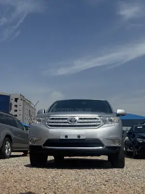 Toyota Highlander Limited 3.5l 4WD 2013 Silver