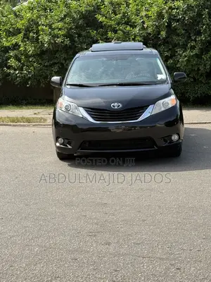 Toyota Sienna 2010 Black