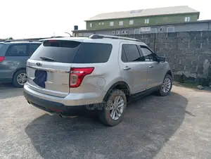 Ford Explorer XLT 4dr 4x4 (3.5L 6cyl 6A) 2011 Silver