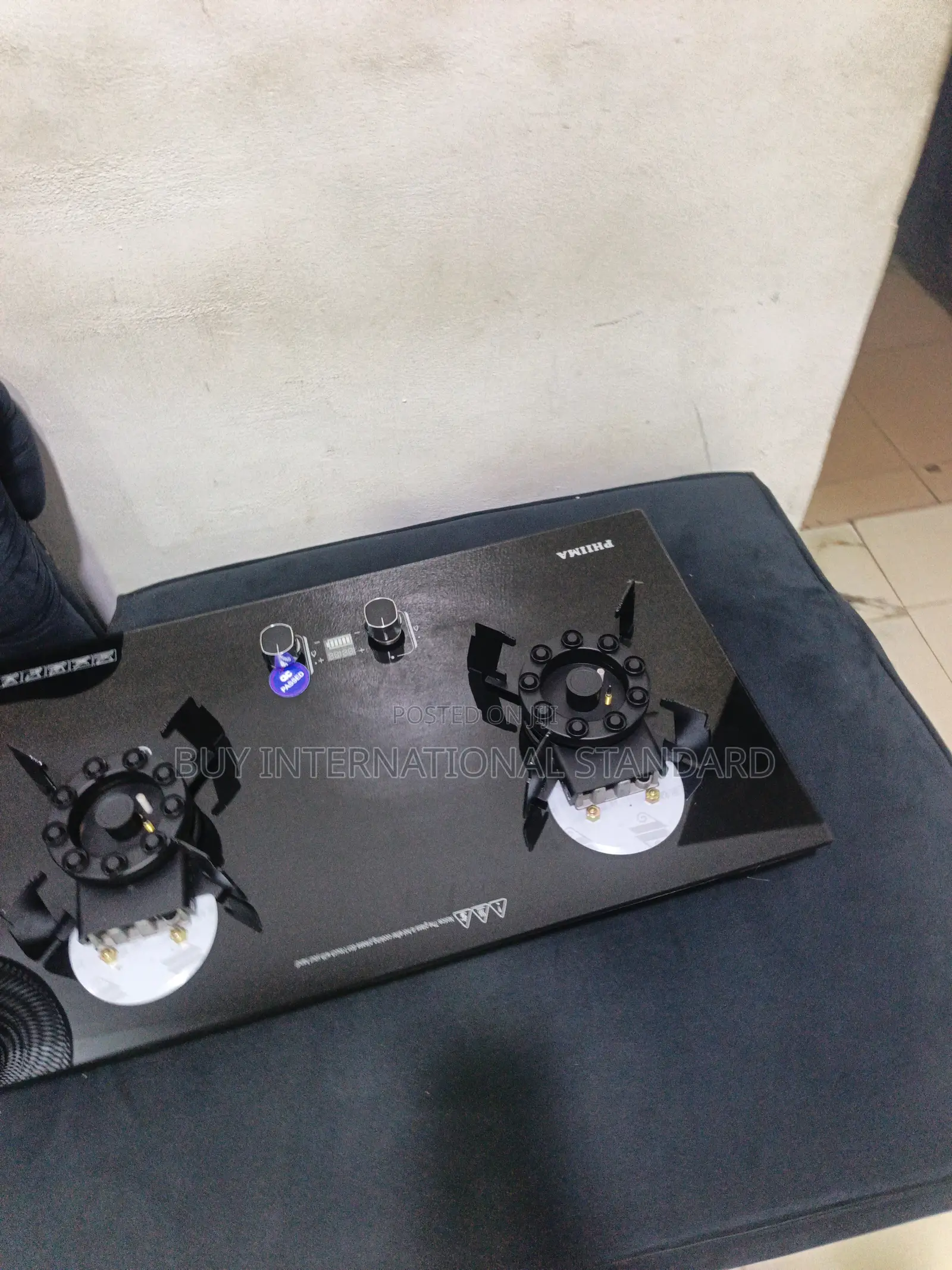 PHIMA Flipable Gas Cooker for a Practical Cooking Corner