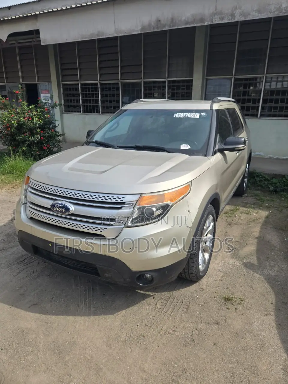 Ford Explorer 2011 Silver