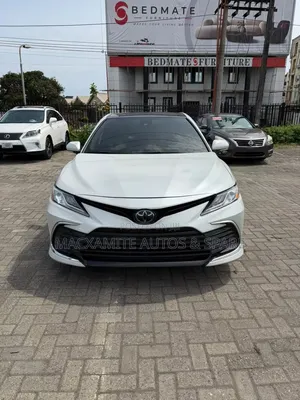 Toyota Camry XLE V6 2023 White