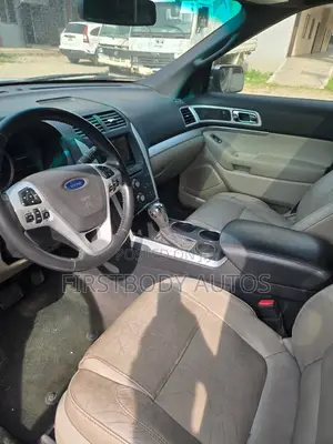 Ford Explorer 2011 Silver