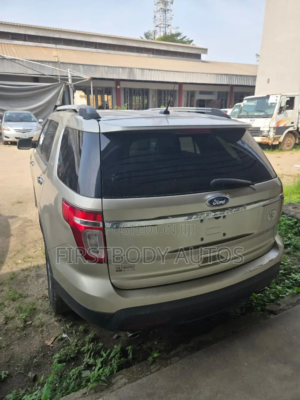 Ford Explorer 2011 Silver