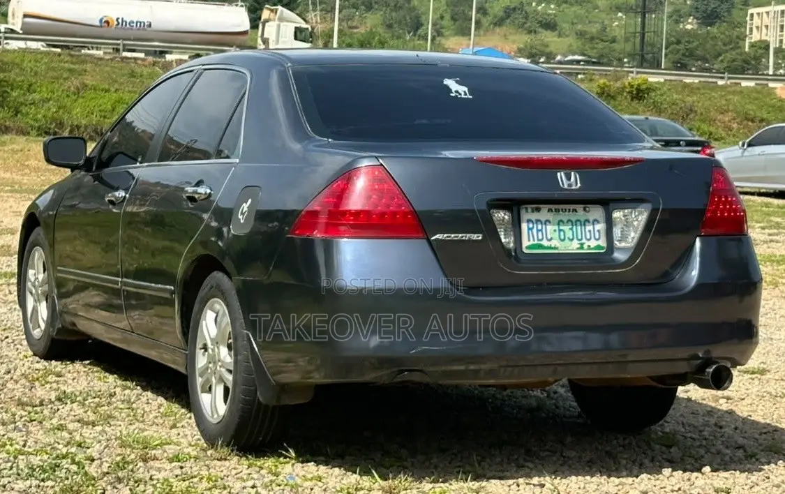 Honda Accord 2006 Gray