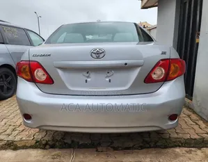 Toyota Corolla LE 4dr Sedan (1.8L 4cyl 4A) 2010 Silver