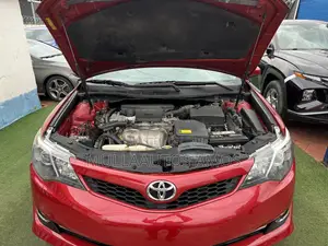 Toyota Camry SE 4dr Sedan w/Prod. End 11/13 (3.5L 6cyl 6A) 2014 Red