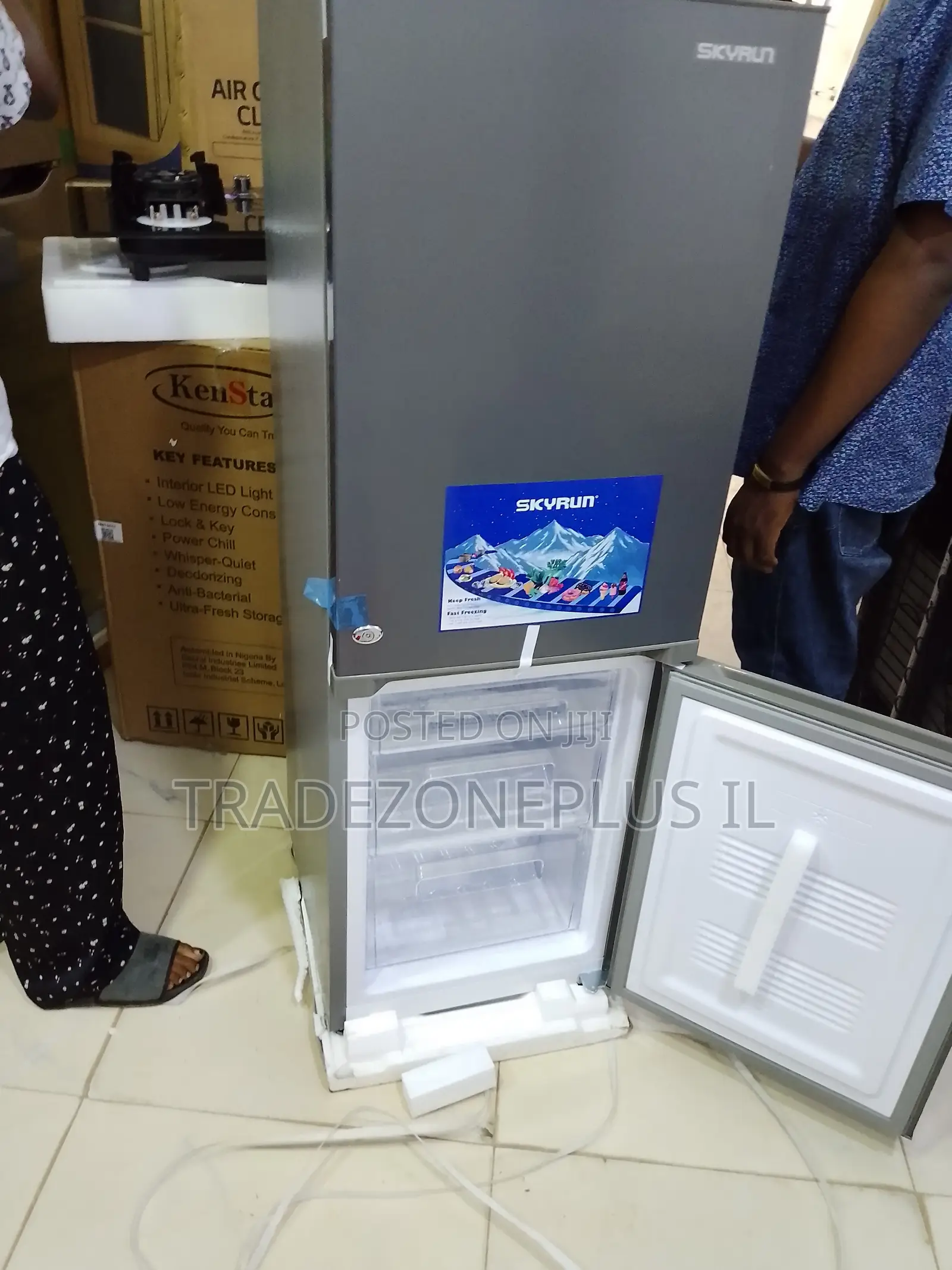 Skyrun BCD-170K Home Refrigerator With Dual Storage Sections