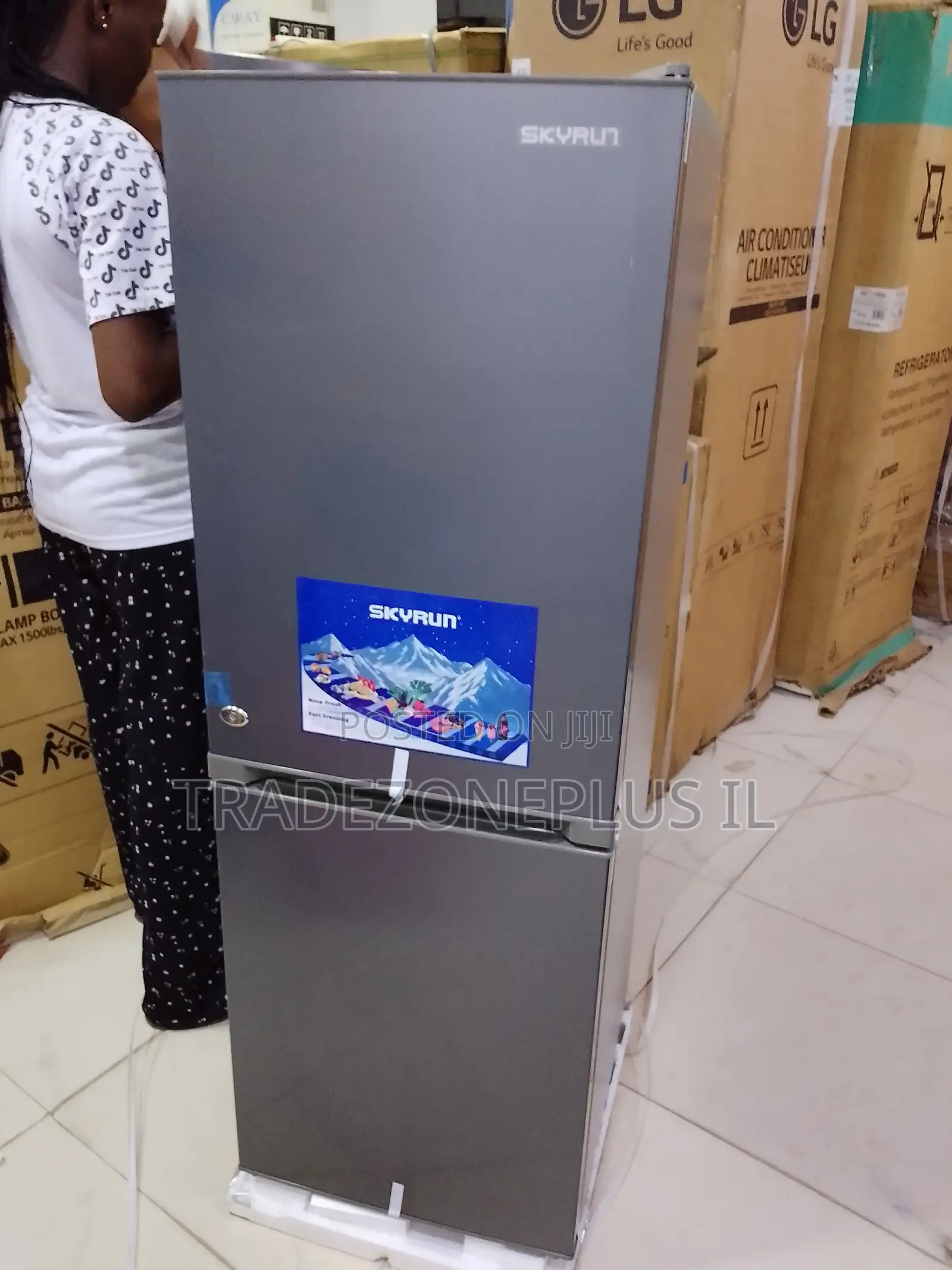 Skyrun BCD-170K Home Refrigerator With Dual Storage Sections