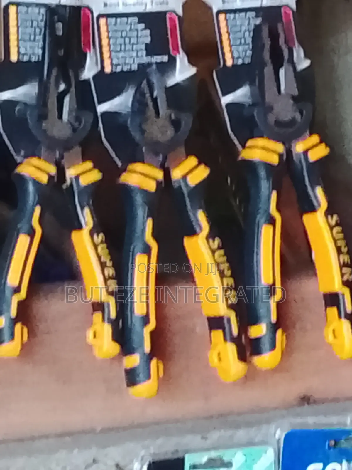 Super Pliers