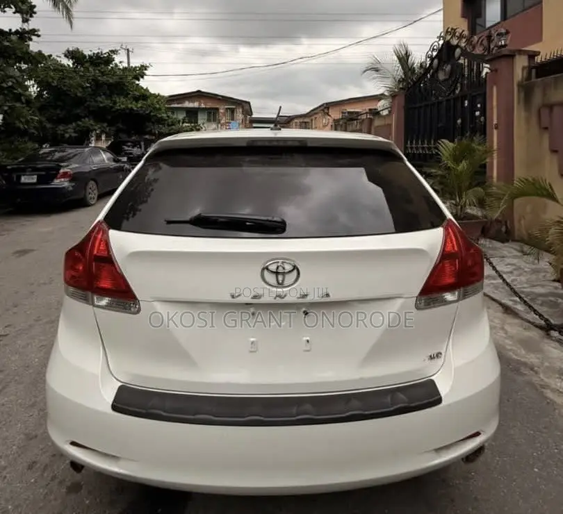 Toyota Venza AWD 2011 White