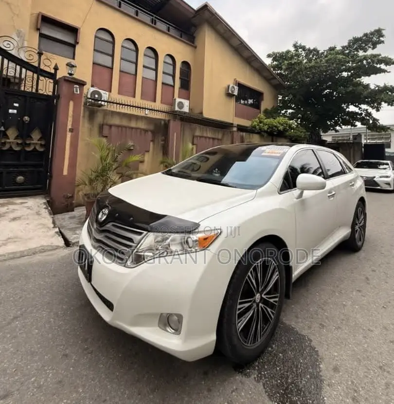 Toyota Venza AWD 2011 White