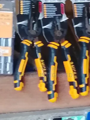 Super Pliers