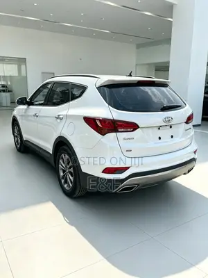 Hyundai Santa Fe 2017 White
