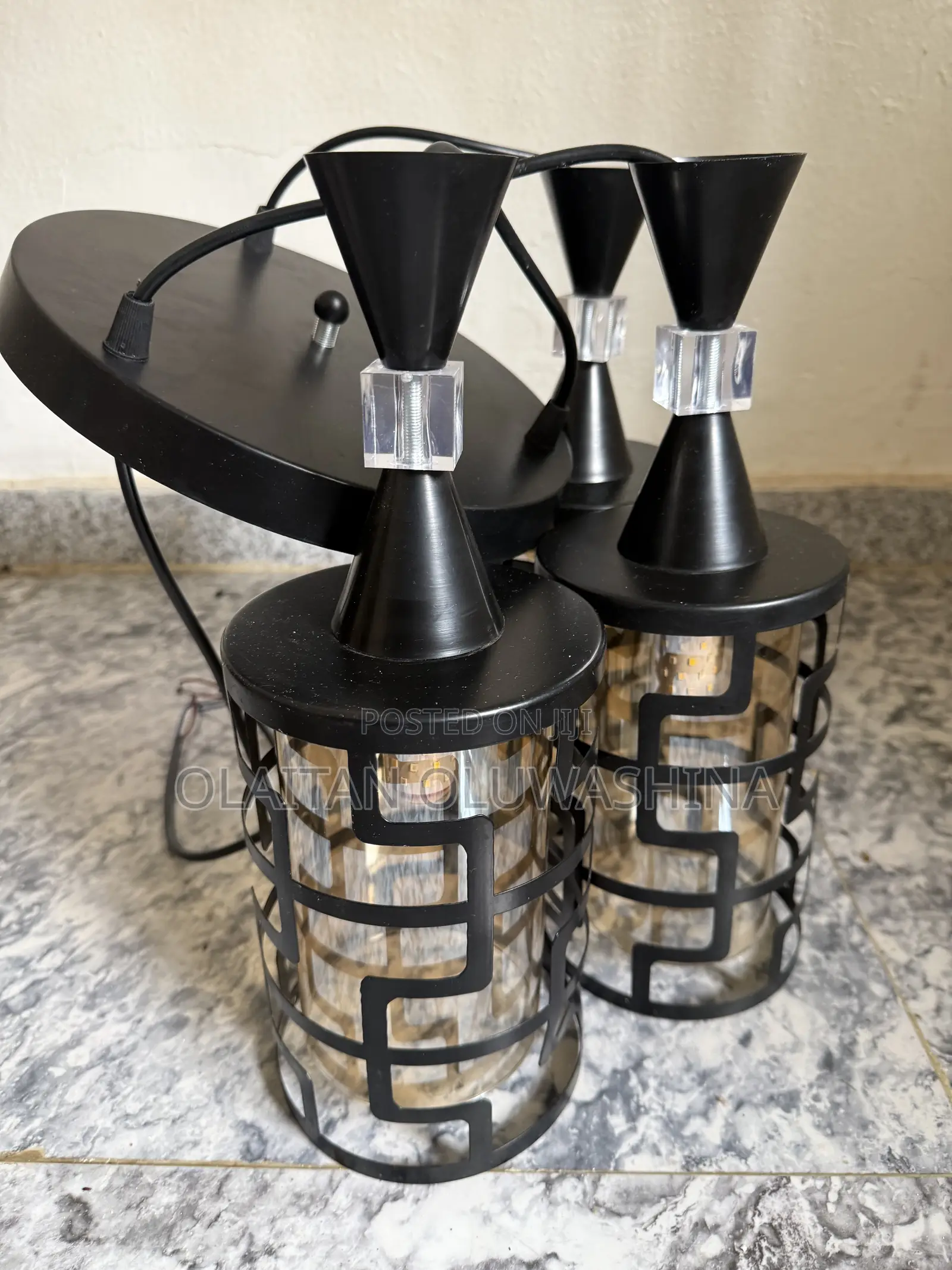 Modern Black 3-Head Hanging Chandelier With Glass Shades