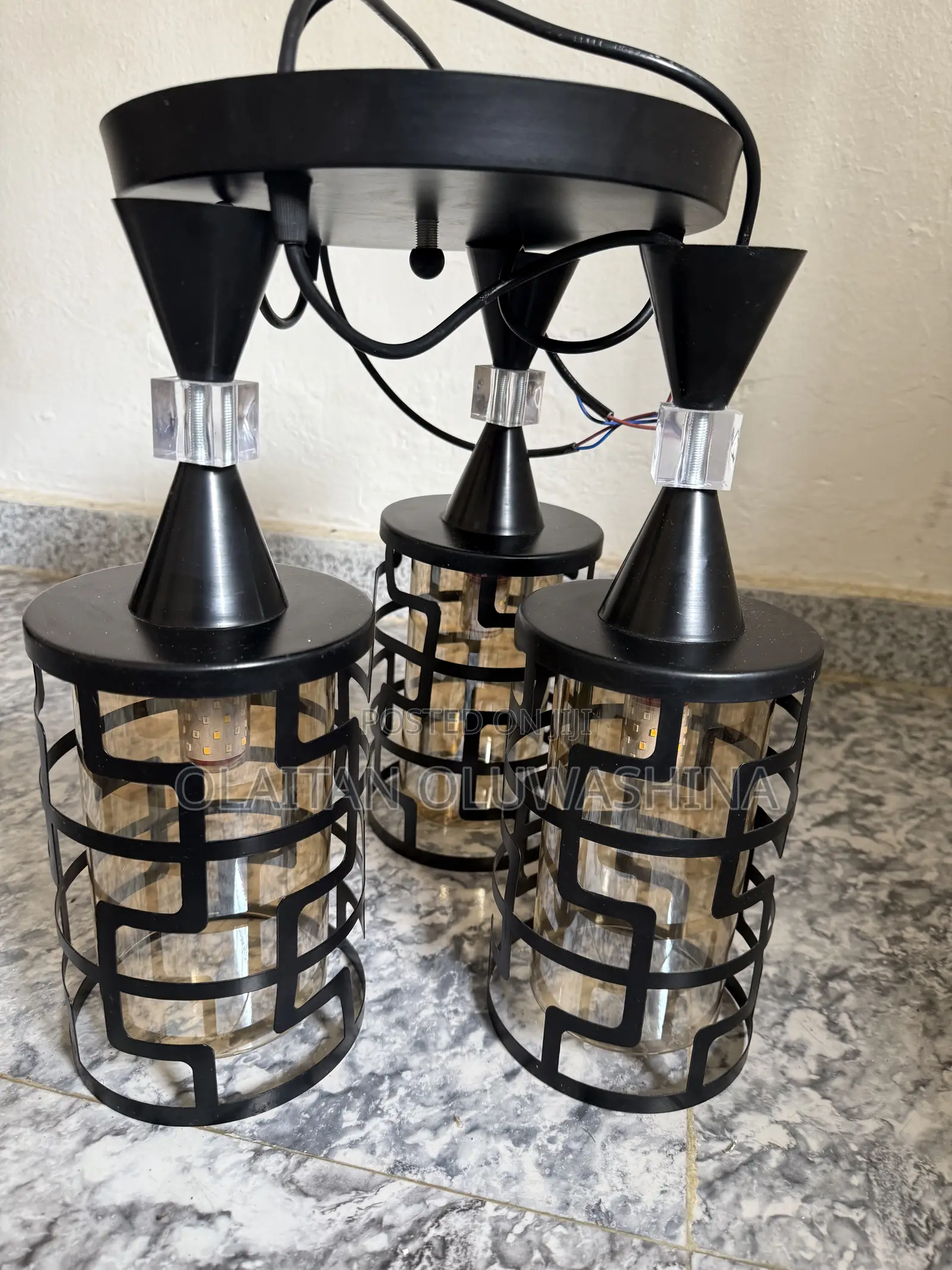 Modern Black 3-Head Hanging Chandelier With Glass Shades