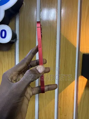 Apple iPhone 12 64 GB Red