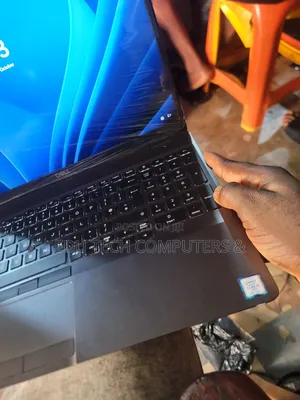 Laptop Dell Latitude 5500 8GB Intel Core i5 SSD 256GB