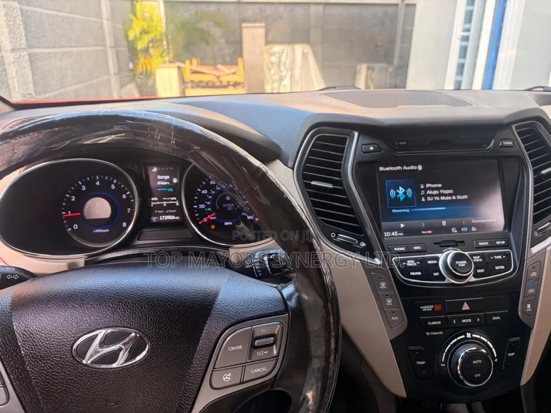 Hyundai Santa Fe 2013 Red