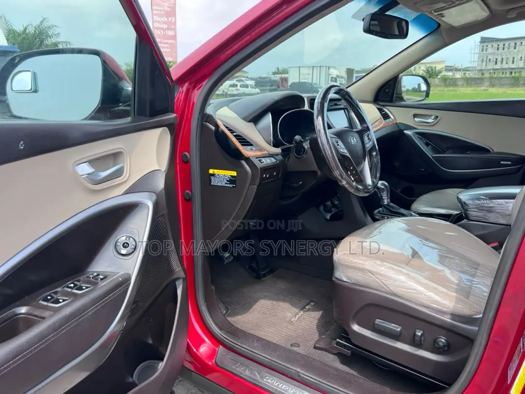 Hyundai Santa Fe 2013 Red
