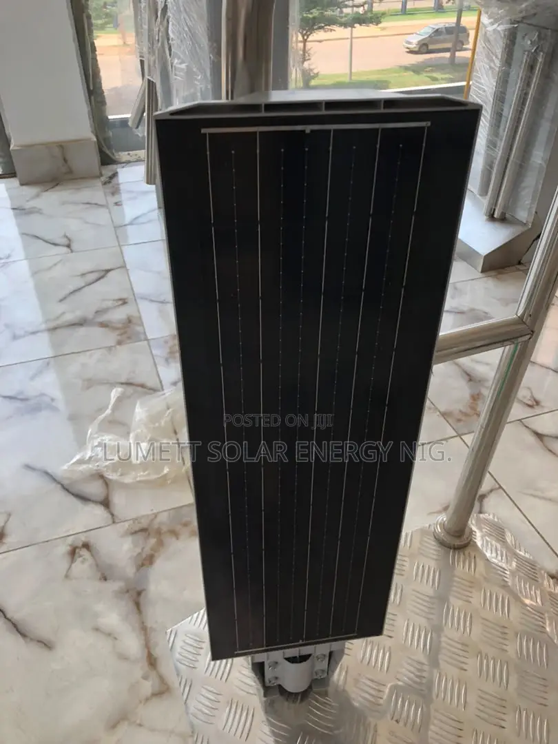 LED Solar Security Light With Motion Detection and Remote Control
