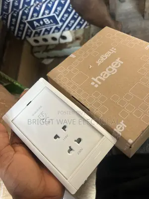 Shaver Socket