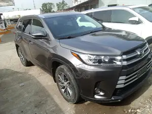 Toyota Highlander 2019 Gray