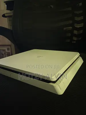 PlayStation 4 Slim