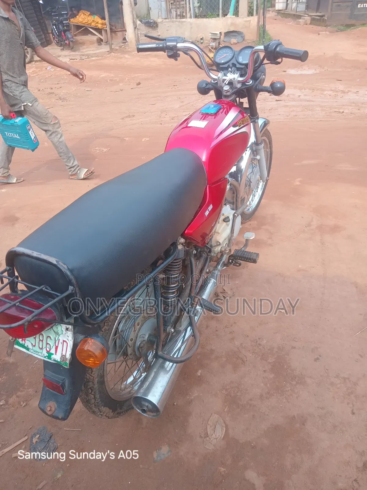 Bajaj Boxer 100 2025 Red