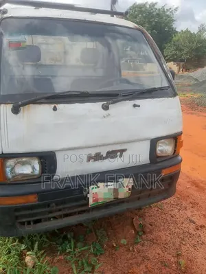 Hijet Shuttle Pickup White