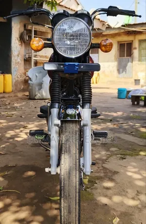 Bajaj Boxer 100 2025 Red