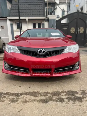 Toyota Camry SE 4dr Sedan (2.5L 4cyl 6A) 2012 Red