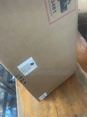 New Laptop HP 250 G10 8GB Intel Core i7 SSD 256GB