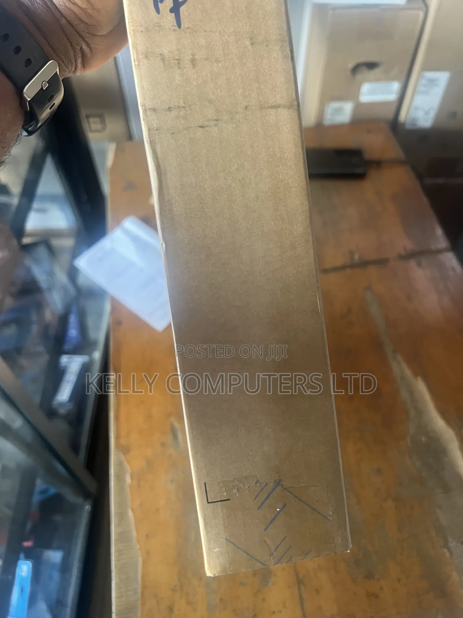 New Laptop HP 250 G10 8GB Intel Core i7 SSD 256GB