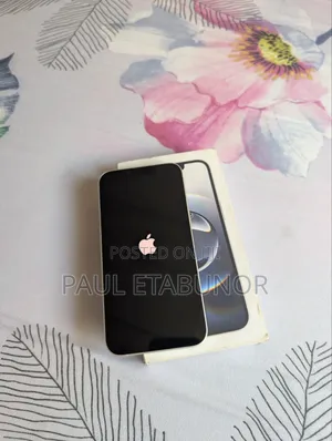 Apple iPhone 16e 128 GB White
