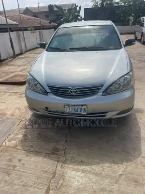 Toyota Camry 2005 Silver
