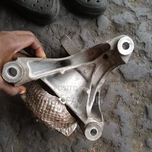 Explorer 2020 to 2022 Engine Sitting