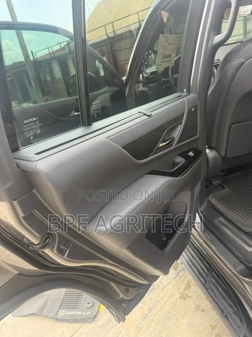 Lexus LX 600 2024 Gray