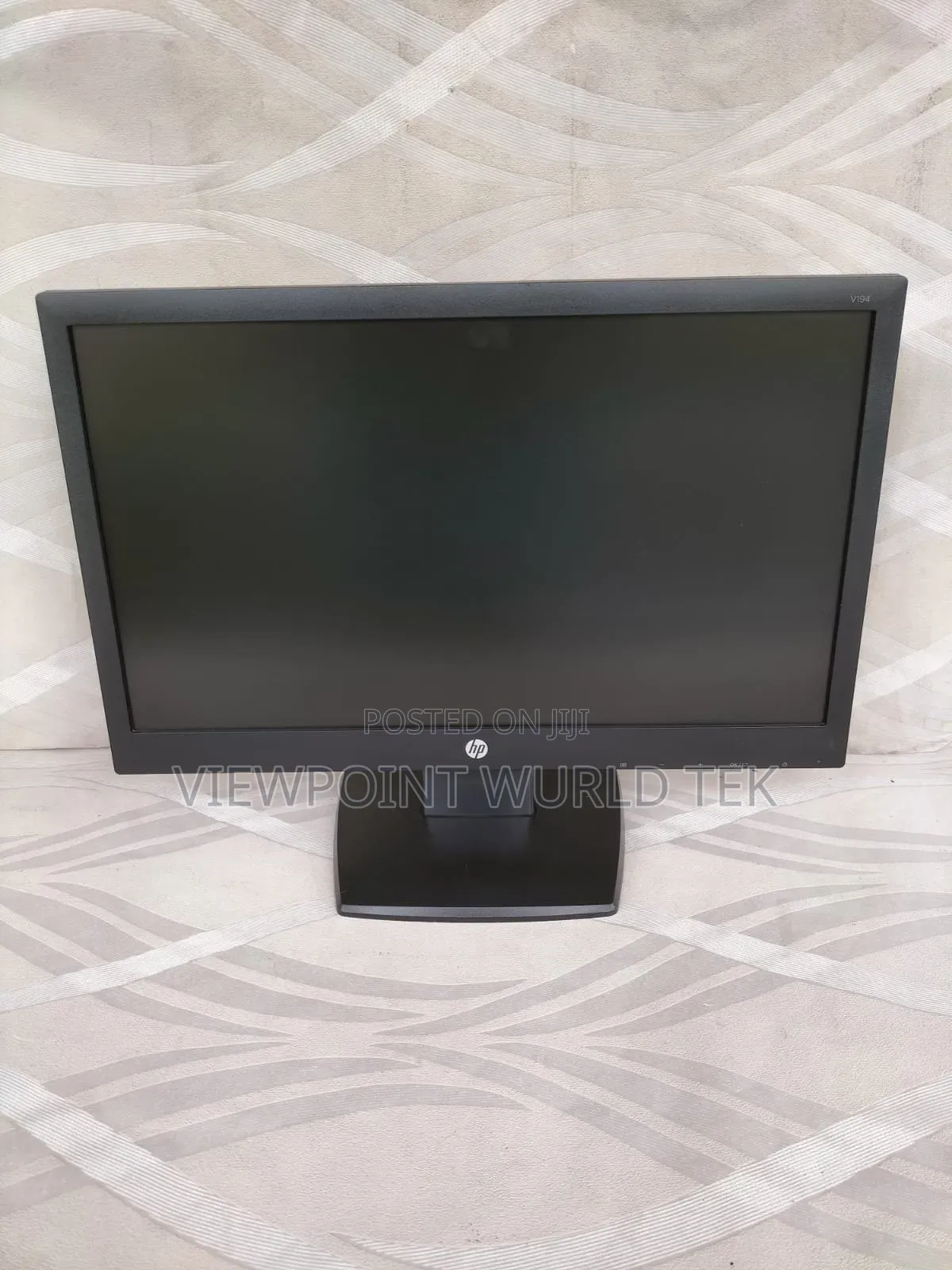 HP V197 (18.5-Inch LED Backlit Monitor)