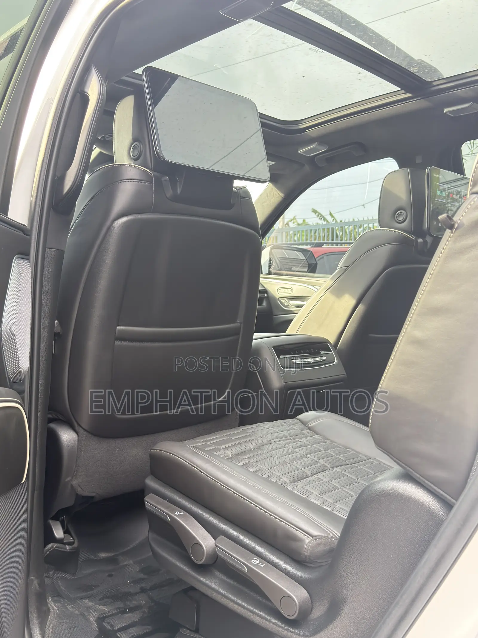 Cadillac Escalade 2024 White