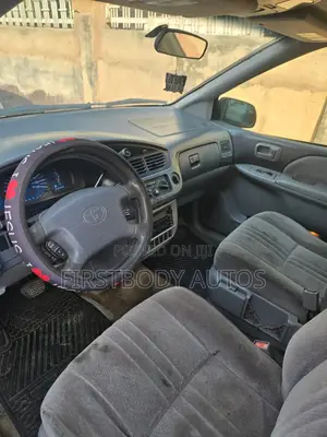Toyota Sienna 2002 Gray